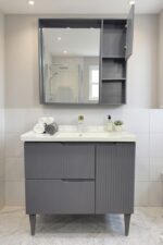 Washroom Cabinet 108 - Image 2