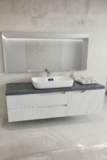 Washroom Cabinet 108 - Image 12
