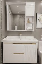 Washroom Cabinet 113 - Image 2
