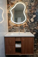 Washroom Cabinet 106 - Image 8
