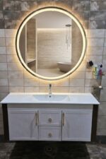Washroom Cabinet 107 - Image 2